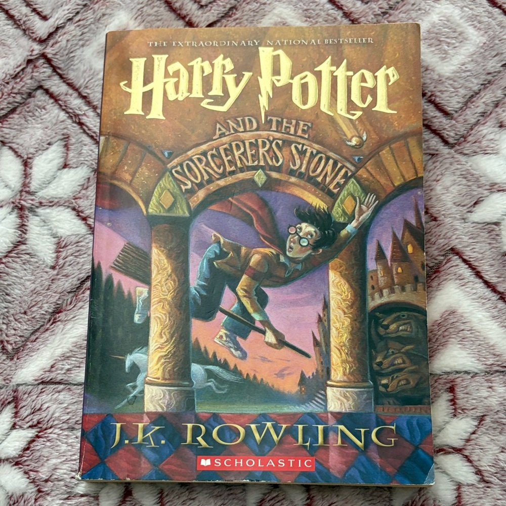 Scholastic Harry Potter and the Sorcerer's Stone - Vibrant Cover